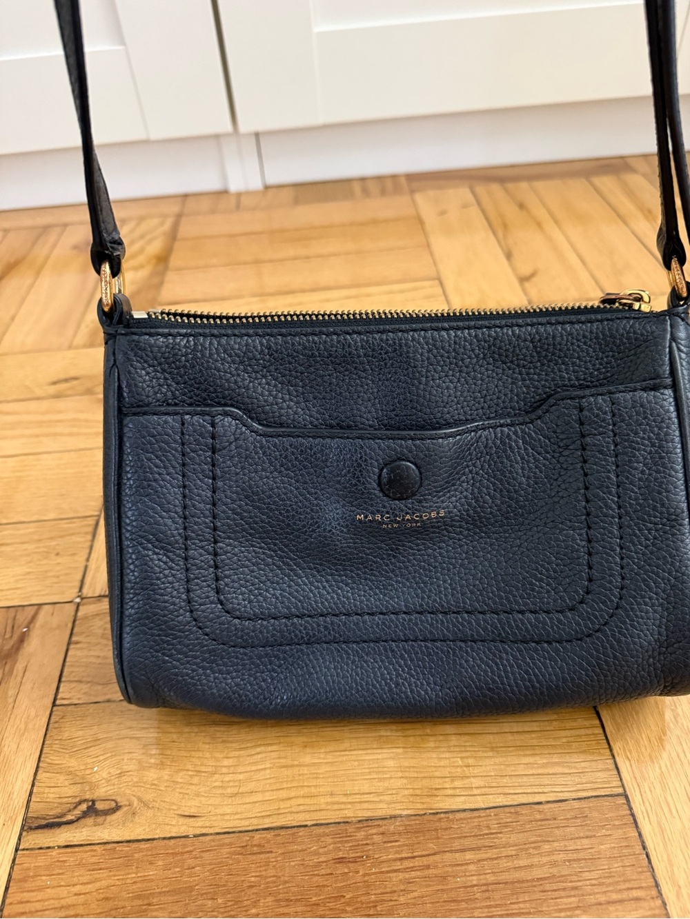 Marc Jacobs Black Leather Crossbody with Gold Hardware - Picture 4 of 5